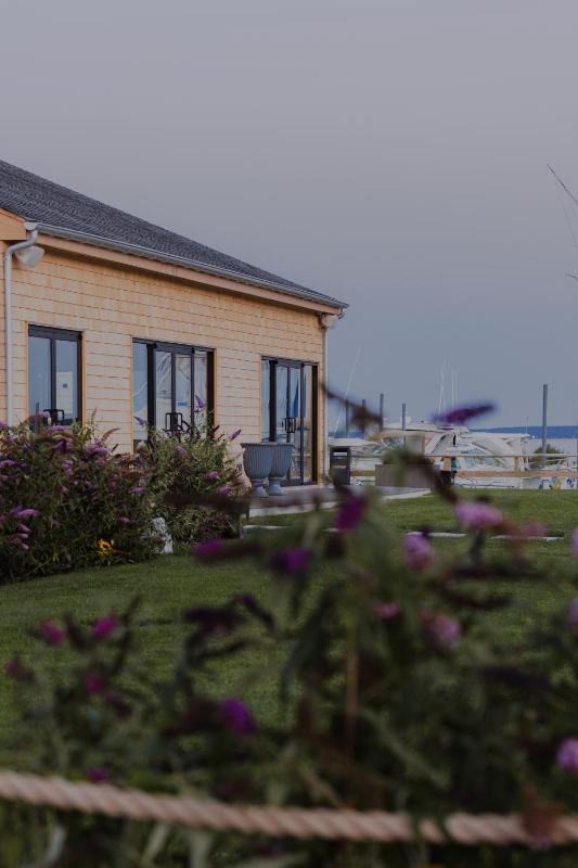 The Shoals Suites & Slips, Long Island