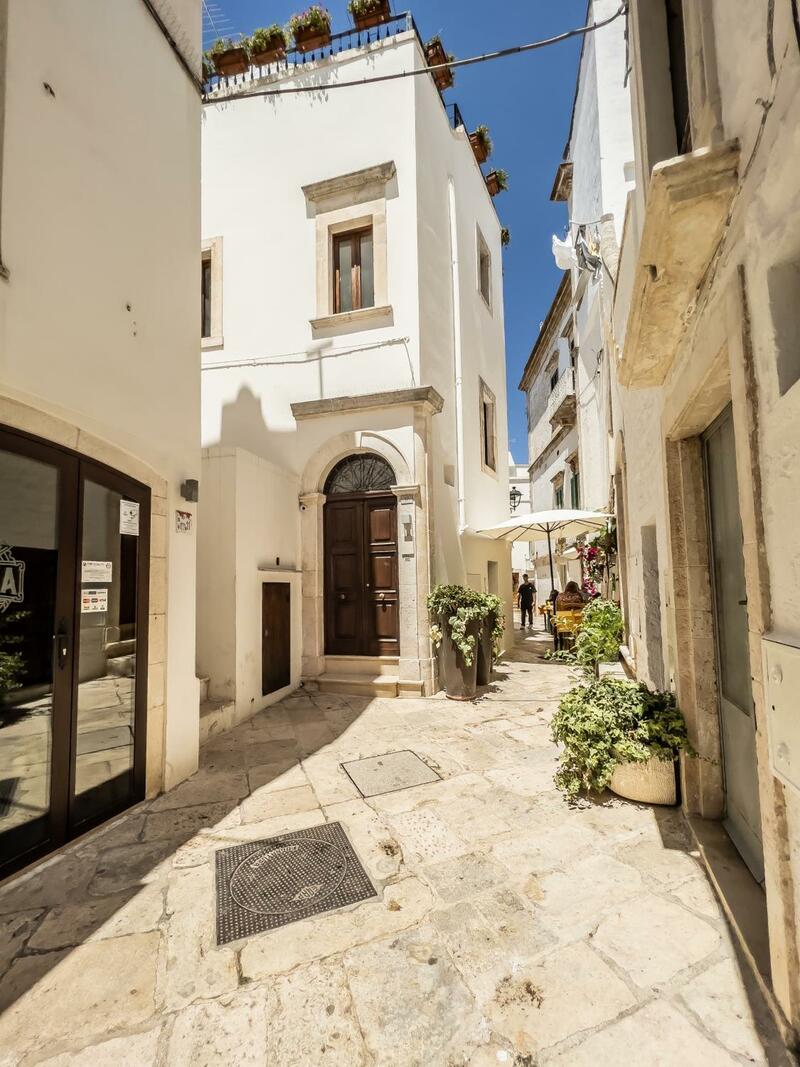 Domus San Giovanni, Locorotondo