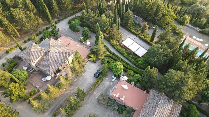 Podere Mezzastrada - Place of Charme, Tavarnelle in Val di Pesa