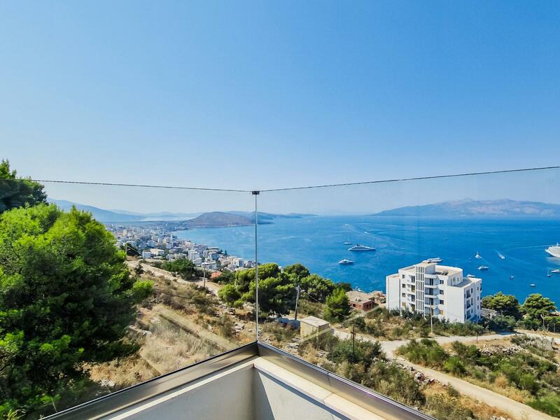 Sunset Shoreline Saranda - Sea View - Free Private Parking - Pool, Sarandë