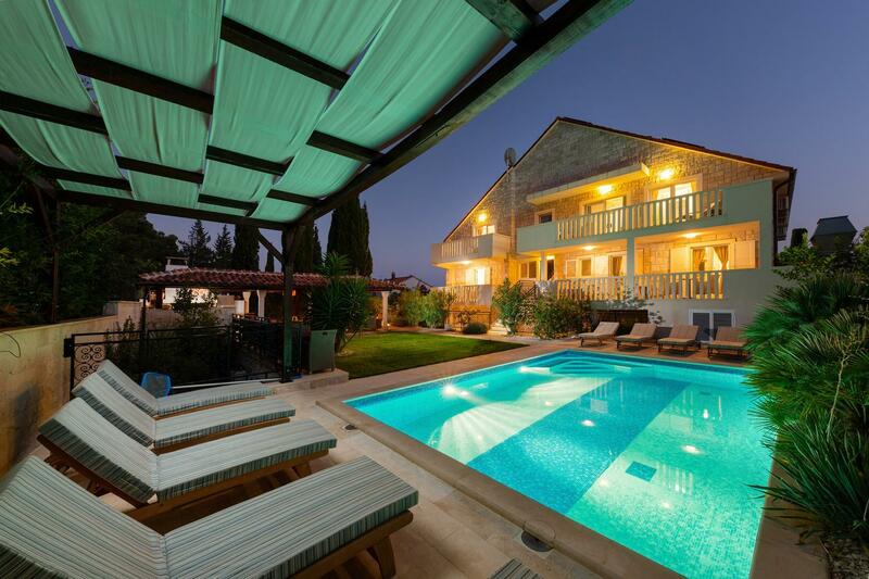 Villa Mediterranea, Brac