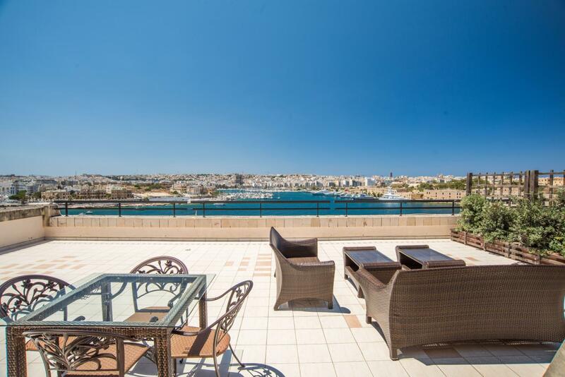 Grand Hotel Excelsior, Malta