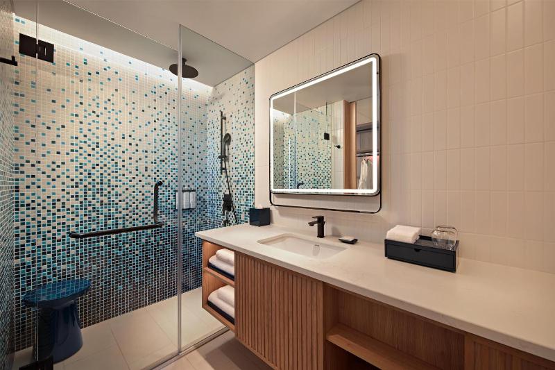 Hyatt Place Ha Long Bay, Bai Chay, Ha Long Bay